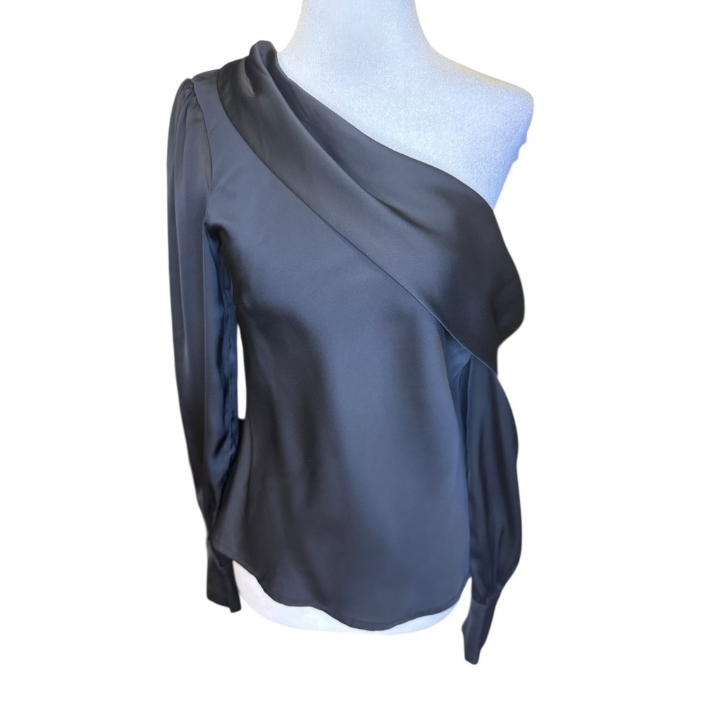 ASTR the Label Women's One Shoulder Satin Blouse Black Long Sleeve Size Small